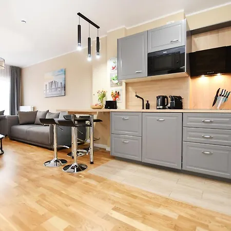 Yellow Sunset Surfingbird Apartament