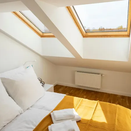 Yellow Sunset Surfingbird Appartement *